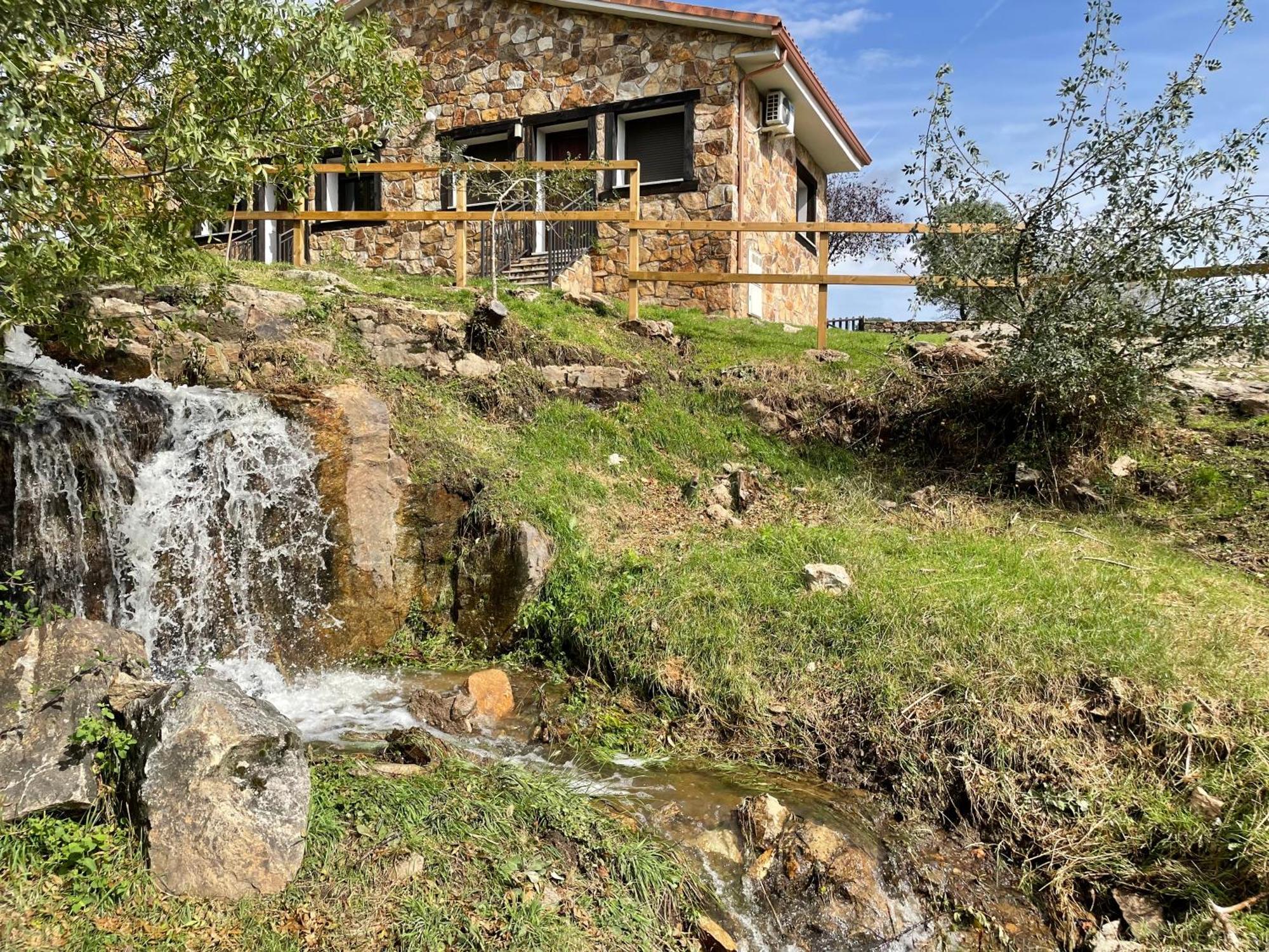 Apartamentos Los Pocillos Gargantilla del Lozoya Εξωτερικό φωτογραφία